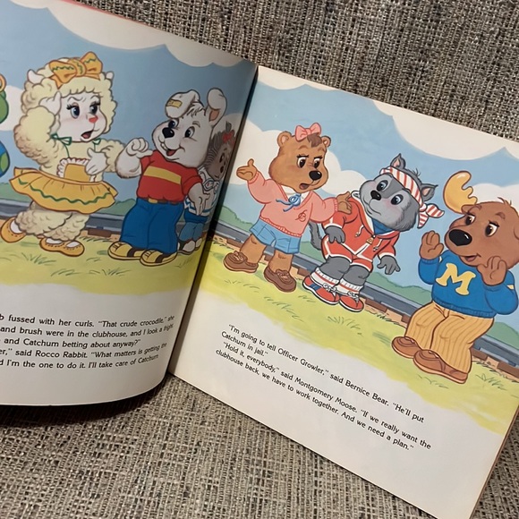 The Get Along Gang Books Set of 2, Vintage - Picture 5 of 9